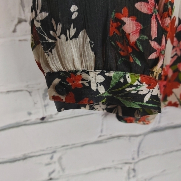 𝅺Zara‎ Ruffled Floral print top - Picture 4 of 10